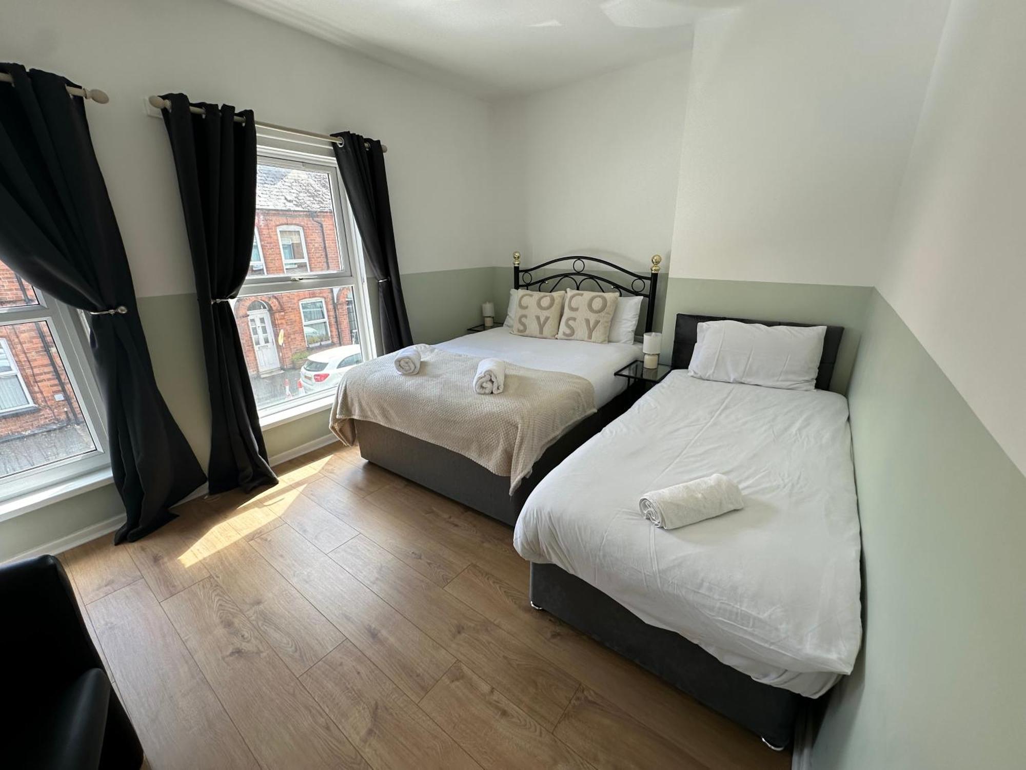 2Br City Side House Белфаст Экстерьер фото